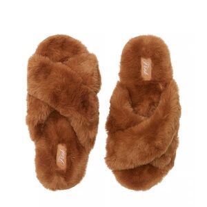 VICTORIA’S SECRET PINK BRAND Plush Brown Faux Fur Slippers